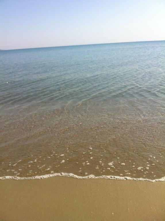 Beachfront Villa Hoopoe Schinias, Marathon Номер фото